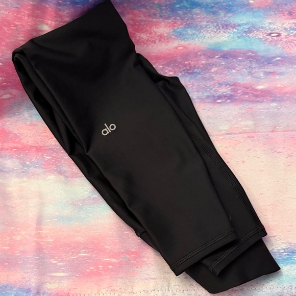ALO Yoga Pants - ALO Yoga Black Capris
